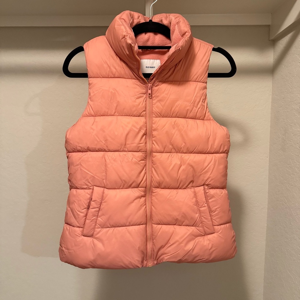 NWT Old Navy Antique Coral Puffer Fleece lined vest. New with tags pink